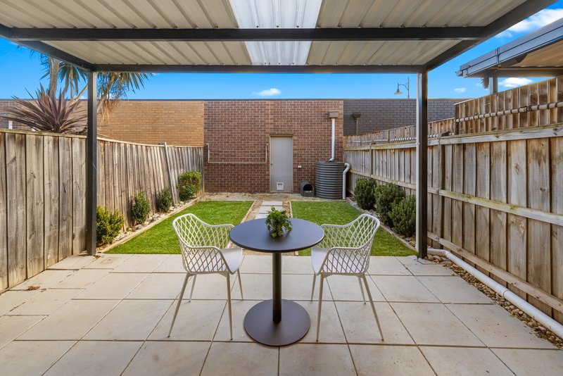 Photo - 74 Fairview Parade, Tarneit VIC 3029 - Image 11