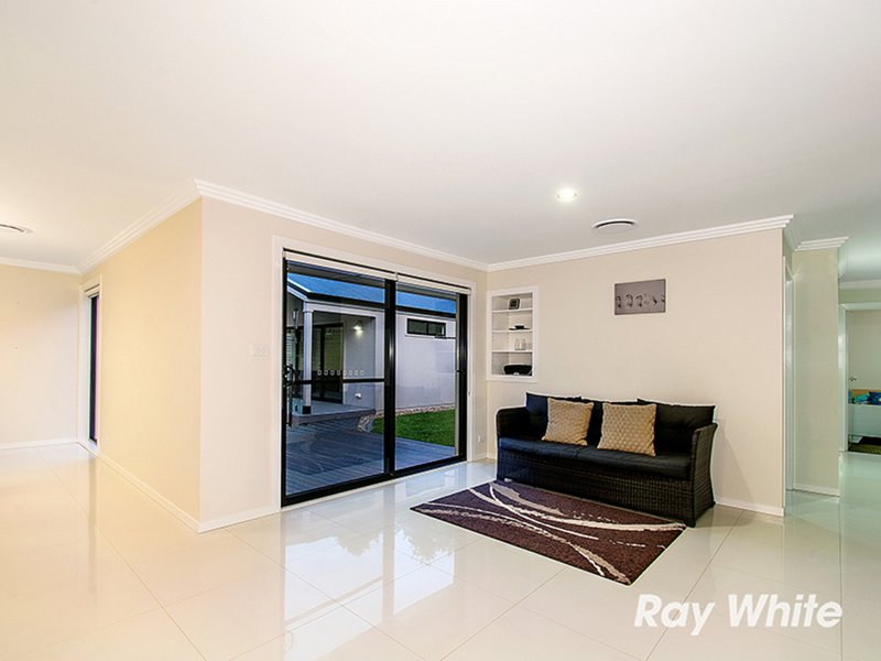 Photo - 74 Fishburn Crescent, Castle Hill NSW 2154 - Image 11