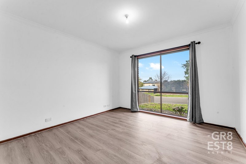 Photo - 74 Fleetwood Drive, Narre Warren VIC 3805 - Image 6
