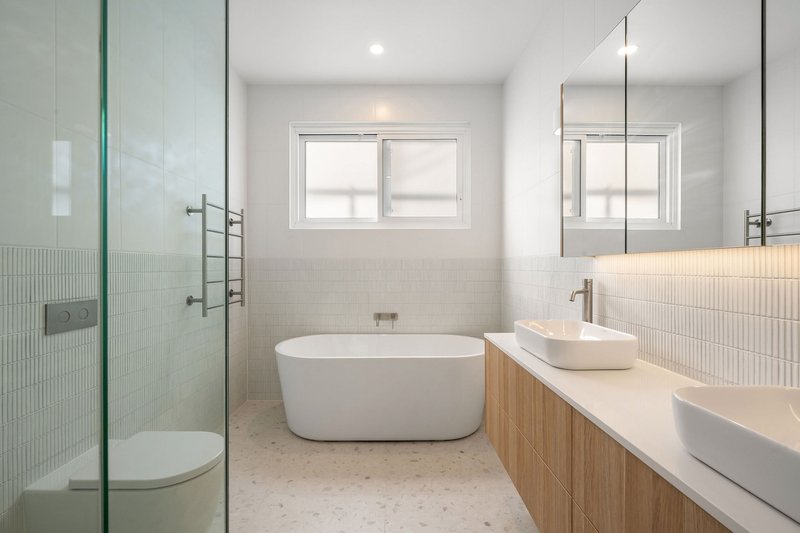 Photo - 74 Frenchs Forest Road, Seaforth NSW 2092 - Image 8