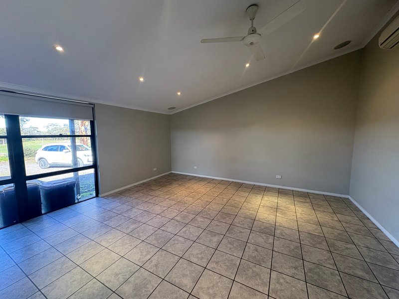Photo - 74 Hanckel Road, Nuriootpa SA 5355 - Image 2