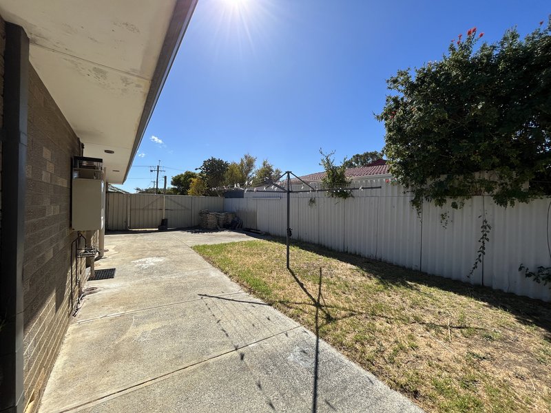 Photo - 74 Hilton Crescent, Maddington WA 6109 - Image 15