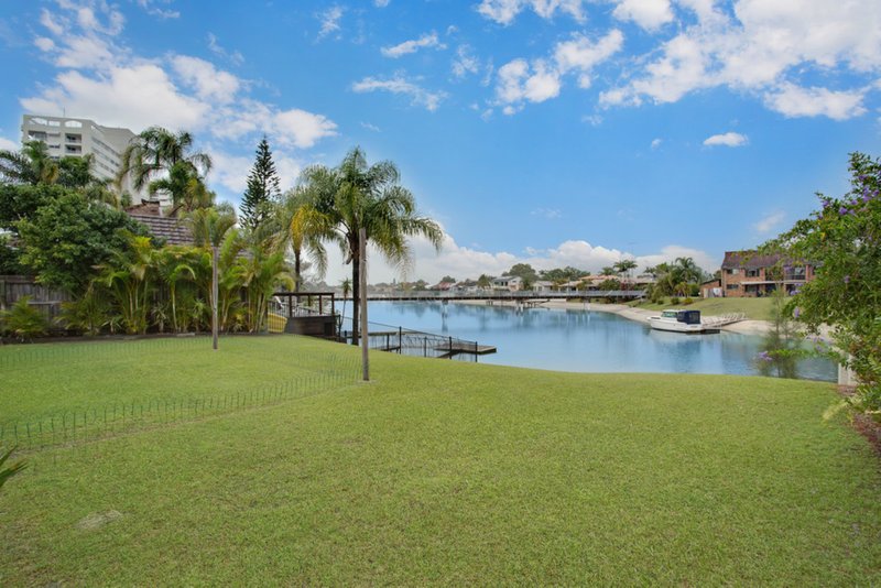 Photo - 74 Hooker Boulevard, Mermaid Waters QLD 4218 - Image 11