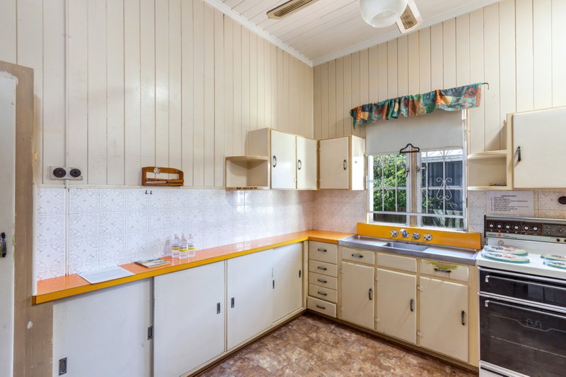 Photo - 74 James Street, Rangeville QLD 4350 - Image 4