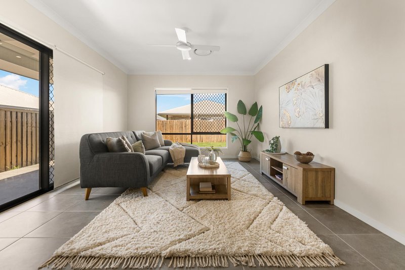 Photo - 74 Jim Davidson Boulevard, Belivah QLD 4207 - Image 5