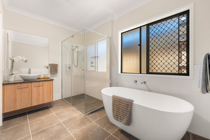 Photo - 74 Jim Davidson Boulevard, Belivah QLD 4207 - Image 9