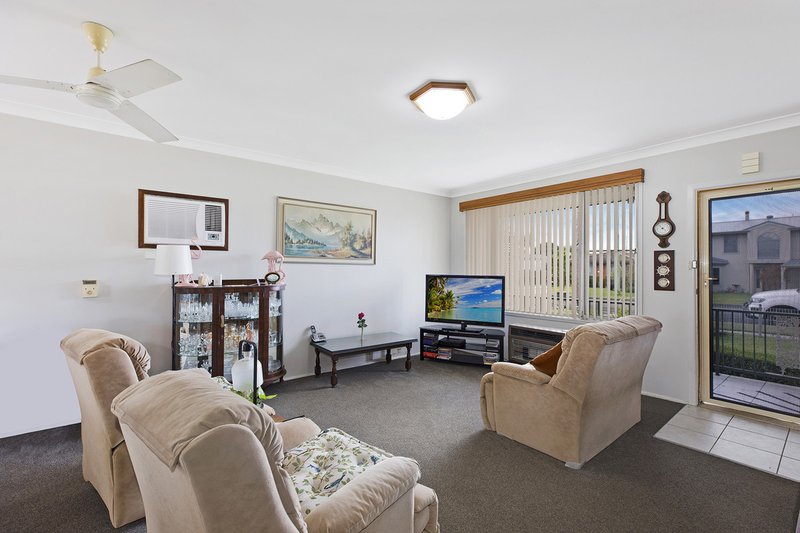 Photo - 74 Kathleen White Crescent, Killarney Vale NSW 2261 - Image 2