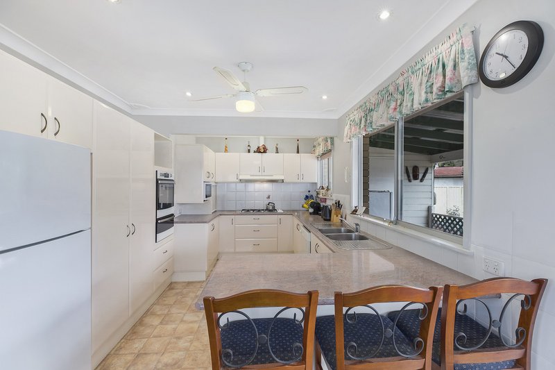 Photo - 74 Kathleen White Crescent, Killarney Vale NSW 2261 - Image 5