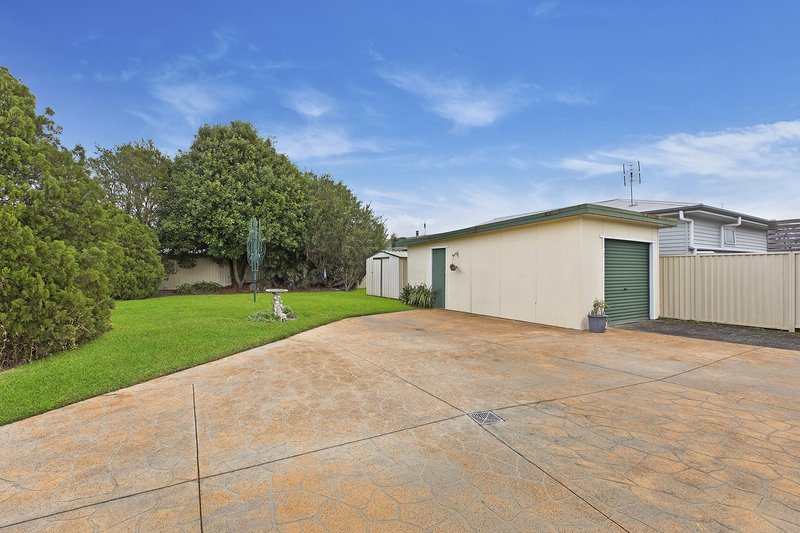 Photo - 74 Kathleen White Crescent, Killarney Vale NSW 2261 - Image 8