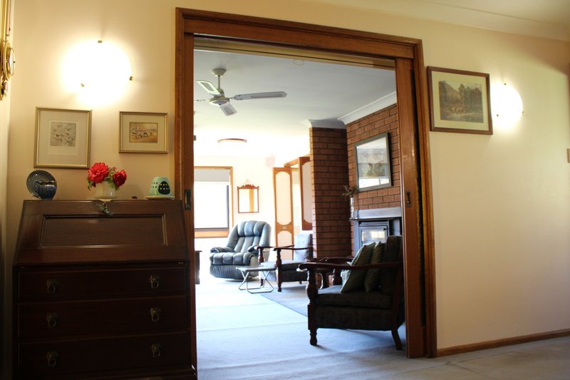 Photo - 74 King Street, Tumbarumba NSW 2653 - Image 3