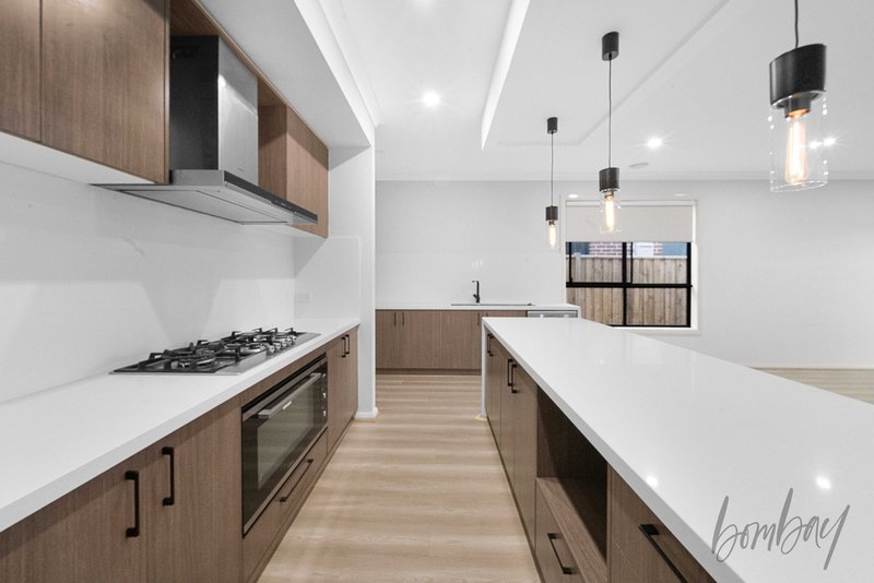 Photo - 74 Kyanite Road, Donnybrook VIC 3064 - Image 4