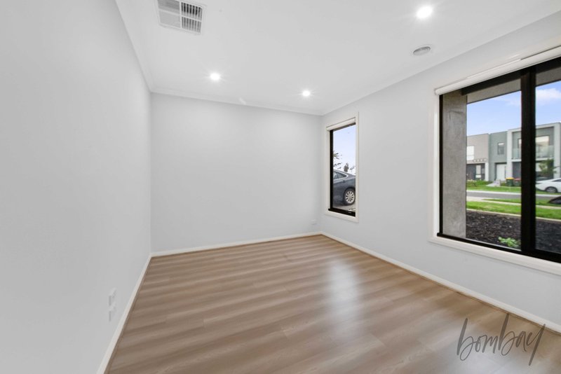 Photo - 74 Kyanite Road, Donnybrook VIC 3064 - Image 11