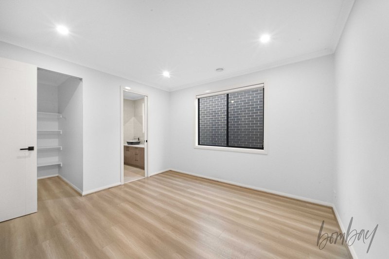 Photo - 74 Kyanite Road, Donnybrook VIC 3064 - Image 13