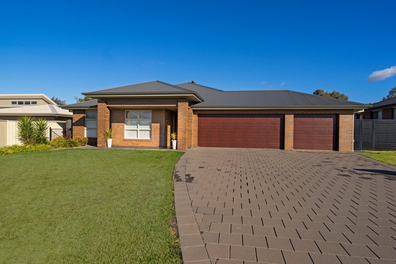 74 Lakeside Circuit, Dubbo NSW 2830