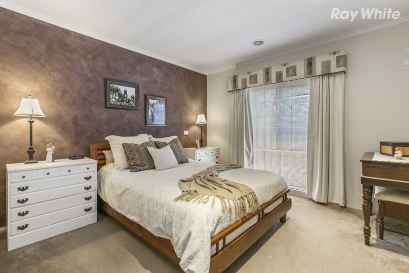 Photo - 74 Leigh Drive, Pakenham VIC 3810 - Image 5