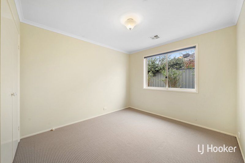 Photo - 74 Lexcen Avenue, Nicholls ACT 2913 - Image 11