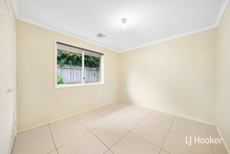 Photo - 74 Lexcen Avenue, Nicholls ACT 2913 - Image 12