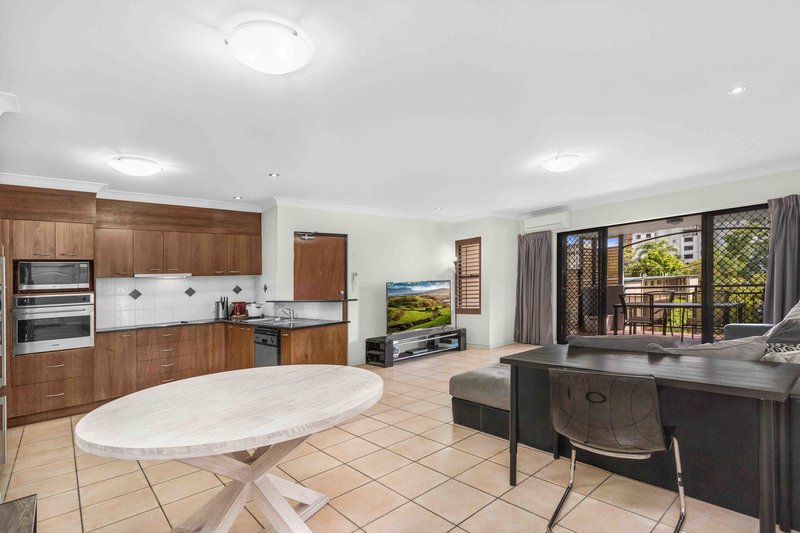Photo - 7/4 Lisson Grove, Clayfield QLD 4011 - Image 1