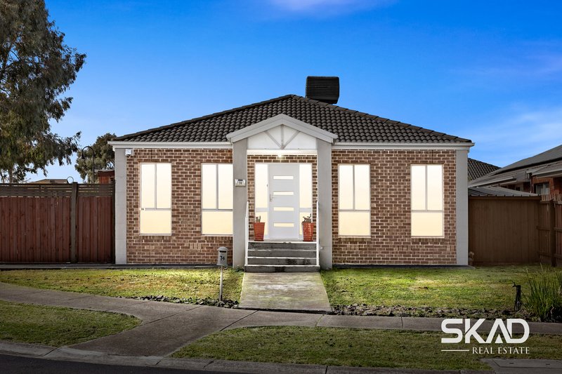 74 Lockwood Drive, Roxburgh Park VIC 3064