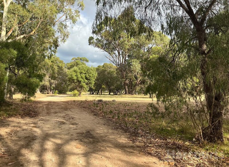 Photo - 74 Newnham Road, Lake Clifton WA 6215 - Image 11