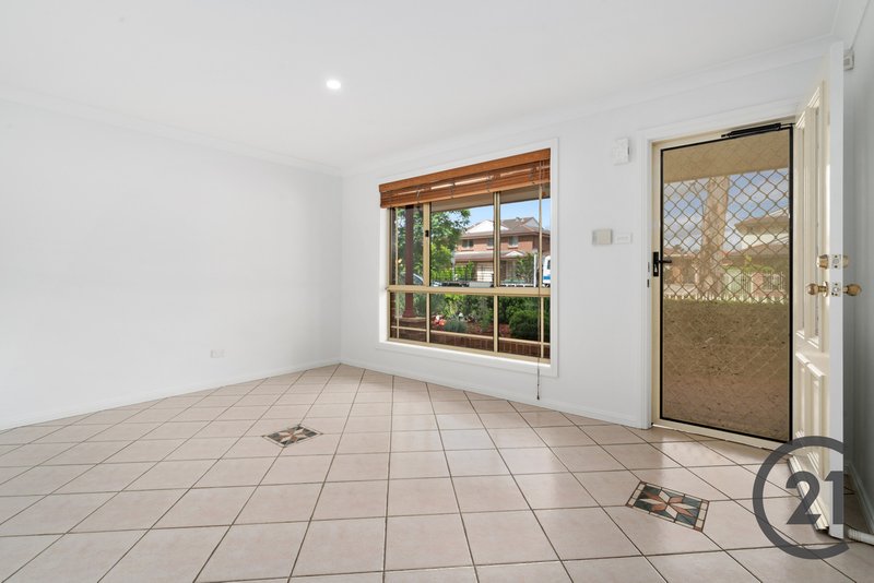 Photo - 74 Nineteenth Avenue, Hoxton Park NSW 2171 - Image 2