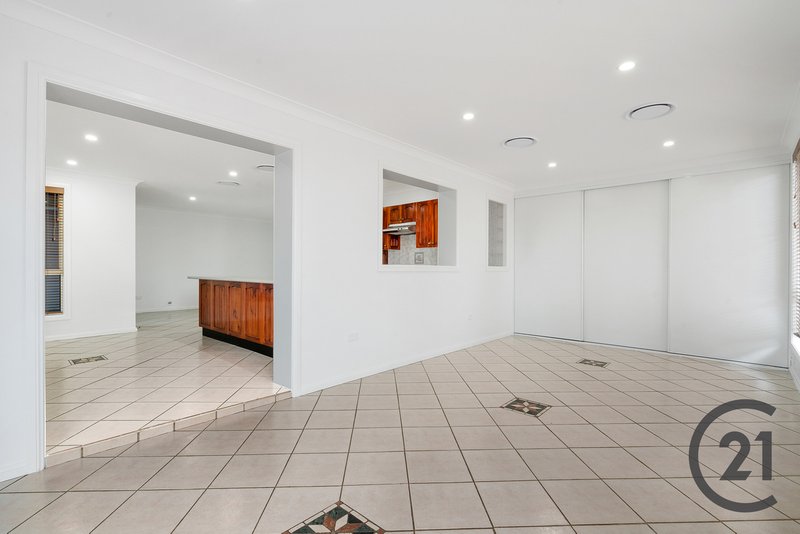 Photo - 74 Nineteenth Avenue, Hoxton Park NSW 2171 - Image 5