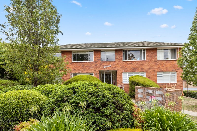 Photo - 7/4 Nuyts Street, Red Hill ACT 2603 - Image 2