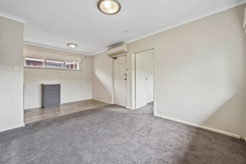 Photo - 7/4 Nuyts Street, Red Hill ACT 2603 - Image 4