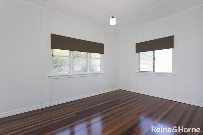 Photo - 74 Oxford Terrace, Taringa QLD 4068 - Image 5