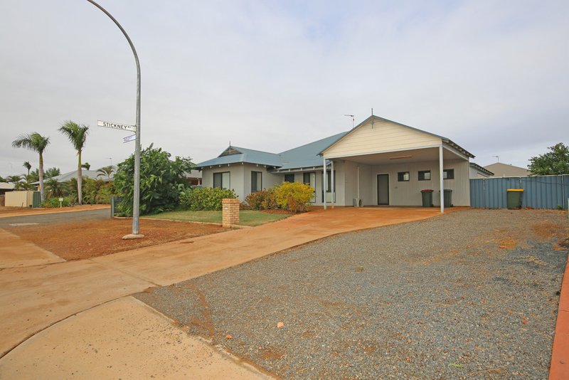 74 Radley Drive, Baynton WA 6714