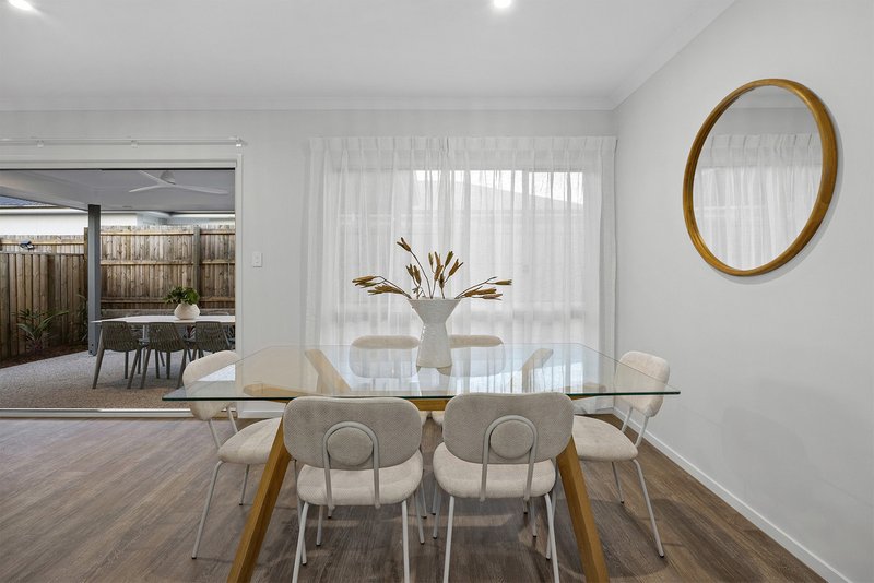 Photo - 74 Redcomb Drive, Park Ridge QLD 4125 - Image 7