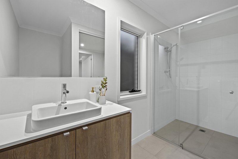 Photo - 74 Redcomb Drive, Park Ridge QLD 4125 - Image 18