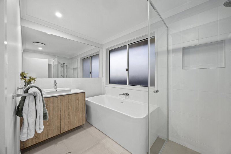 Photo - 74 Redcomb Drive, Park Ridge QLD 4125 - Image 20