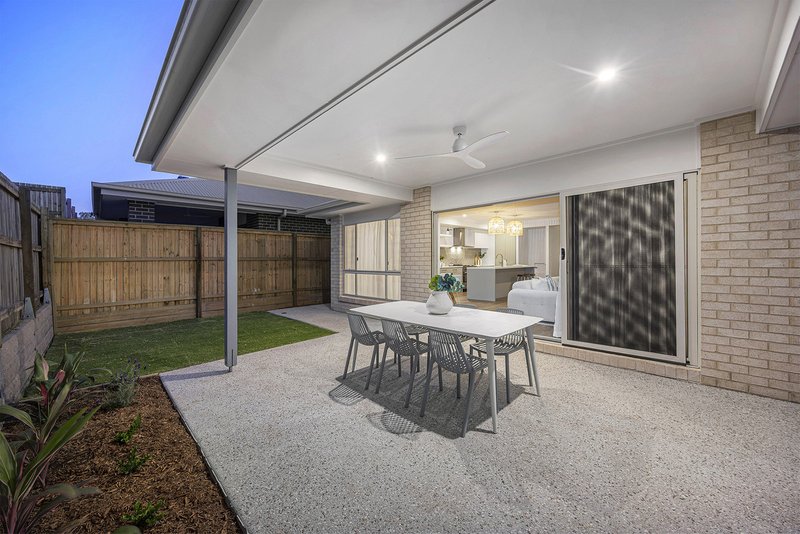 Photo - 74 Redcomb Drive, Park Ridge QLD 4125 - Image 24