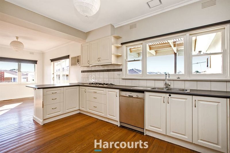 Photo - 74 Robjant Street, Hampton Park VIC 3976 - Image 3