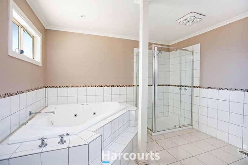 Photo - 74 Robjant Street, Hampton Park VIC 3976 - Image 9