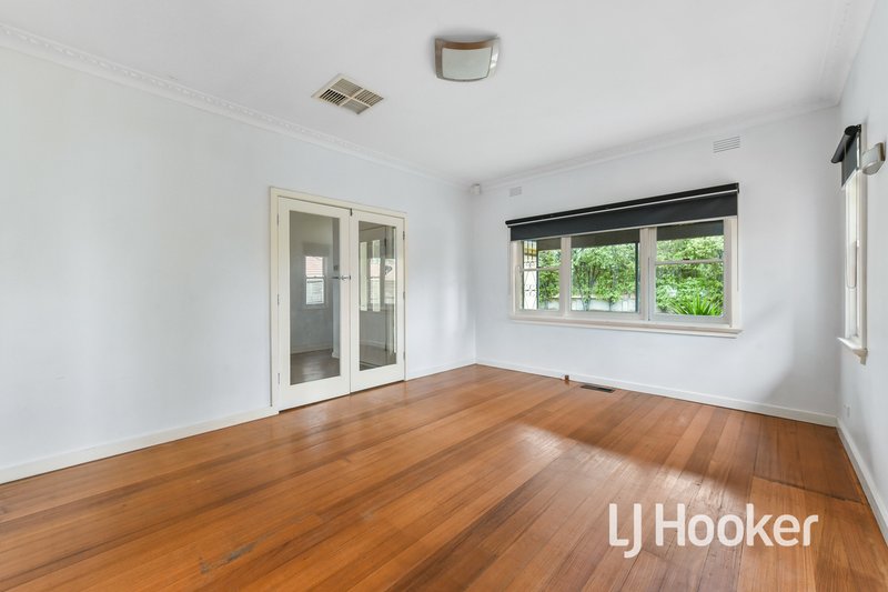 Photo - 74 Robjant Street, Hampton Park VIC 3976 - Image 3