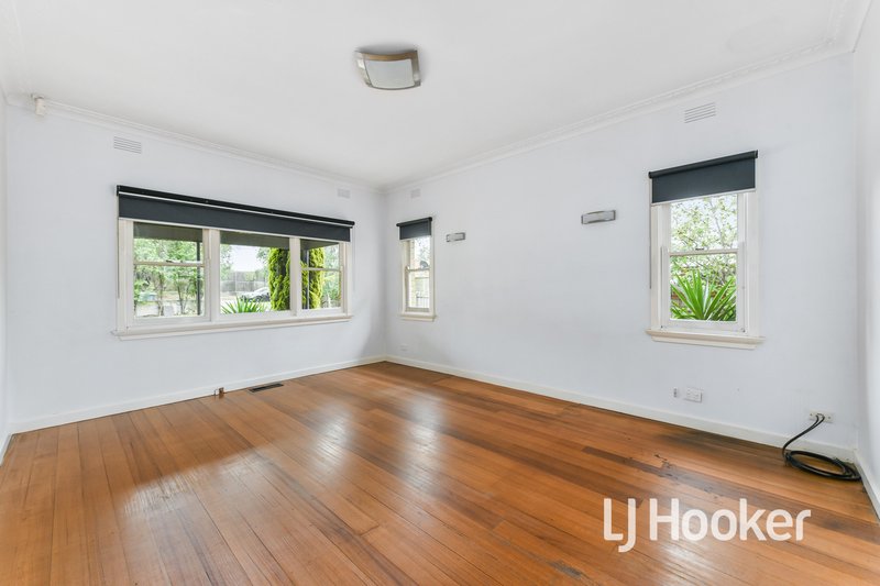 Photo - 74 Robjant Street, Hampton Park VIC 3976 - Image 4