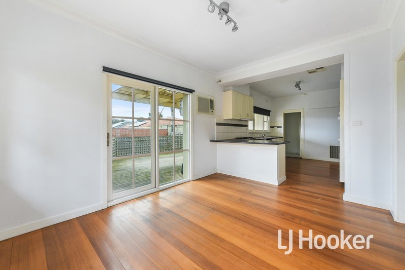 Photo - 74 Robjant Street, Hampton Park VIC 3976 - Image 7