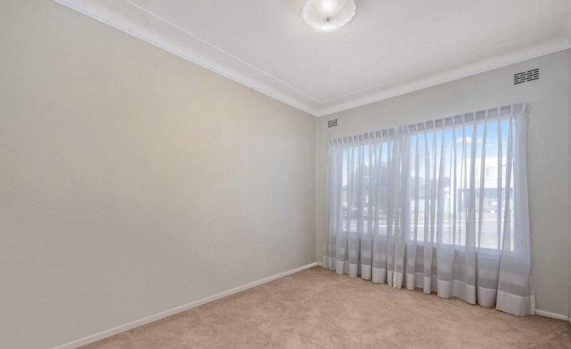 Photo - 74 Rogers Street, Roselands NSW 2196 - Image 6