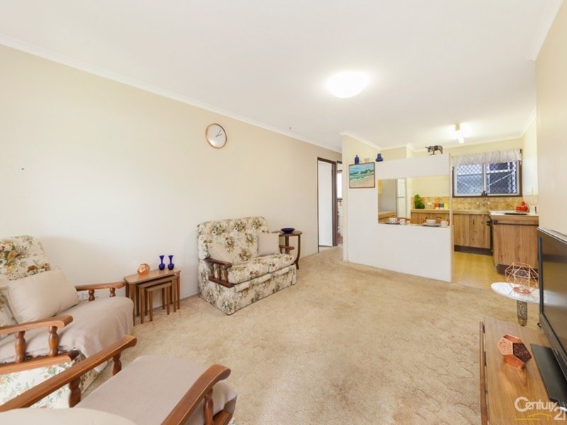 Photo - 74 Ronald Street, Wynnum QLD 4178 - Image 2