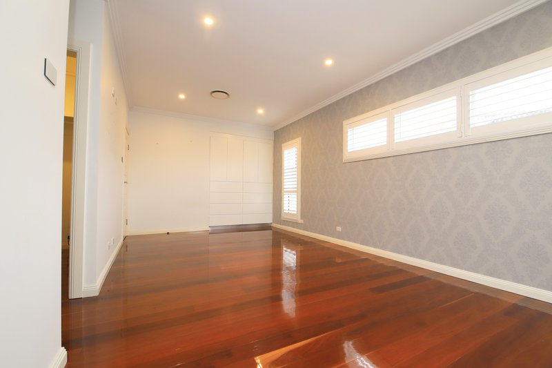 Photo - 74 Rowe Drive, Potts Hill NSW 2143 - Image 8