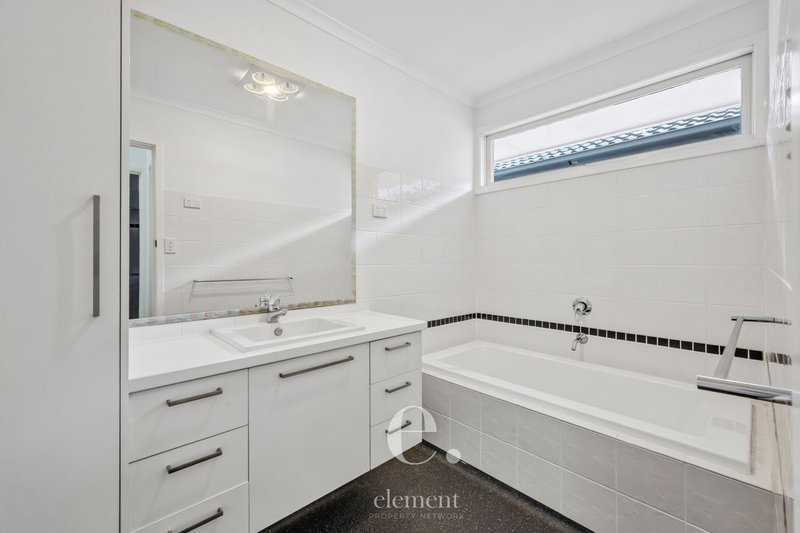 Photo - 74 Ruhamah Avenue, Bell Post Hill VIC 3215 - Image 7