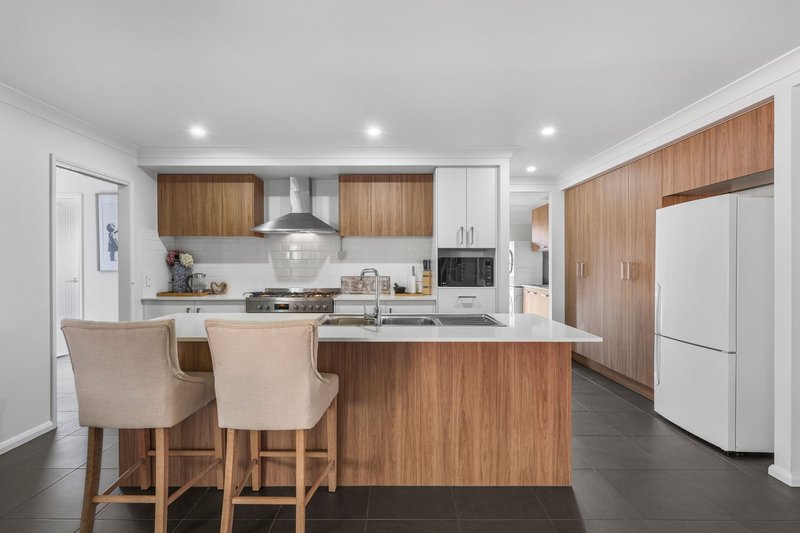 Photo - 74 Sheridan Drive, Flagstone QLD 4280 - Image 4