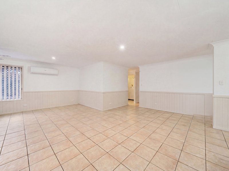 Photo - 74 Shields Street, Redcliffe QLD 4020 - Image 2