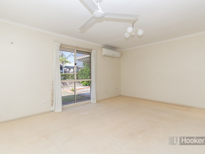 Photo - 74 Solandra Circuit, Regents Park QLD 4118 - Image 3