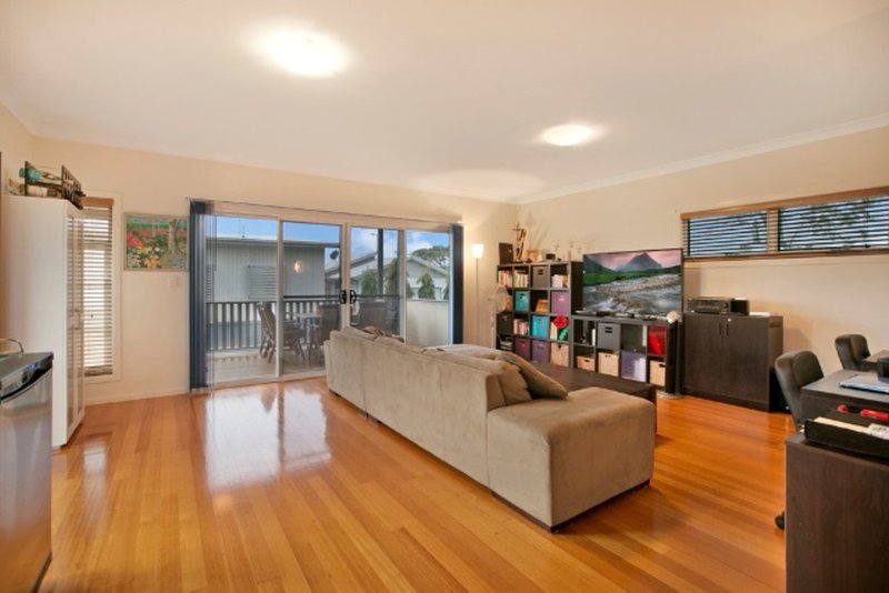 Photo - 74 Stratton Terrace, Manly QLD 4179 - Image 6