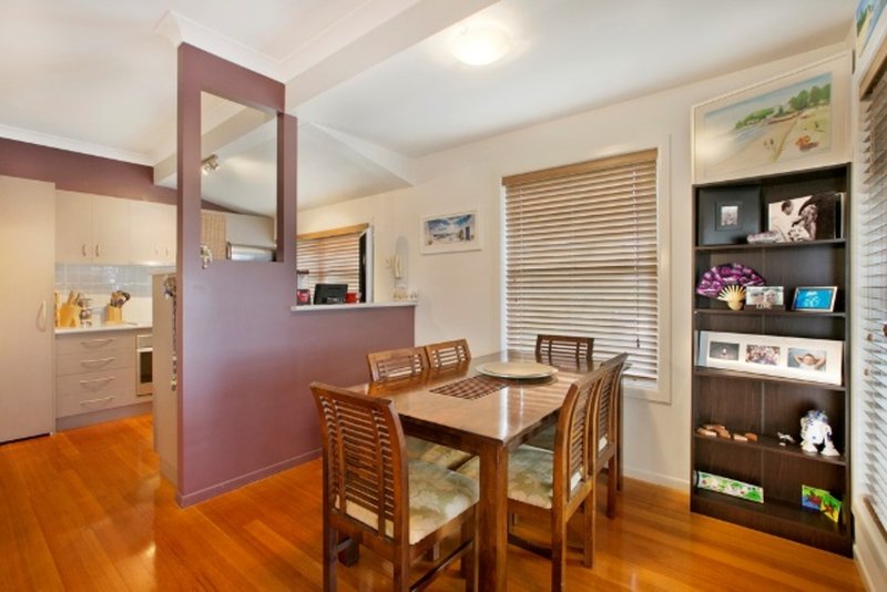 Photo - 74 Stratton Terrace, Manly QLD 4179 - Image 7