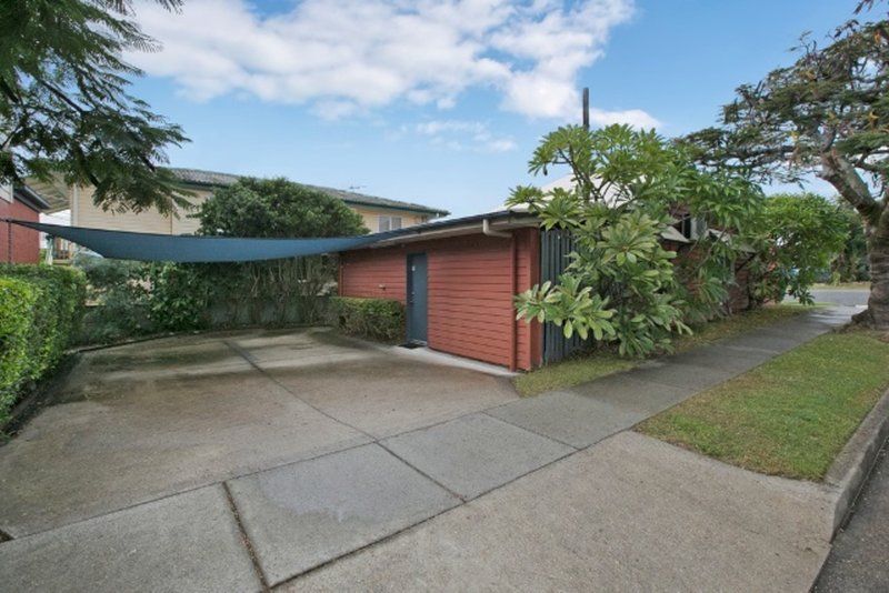 Photo - 74 Stratton Terrace, Manly QLD 4179 - Image 11