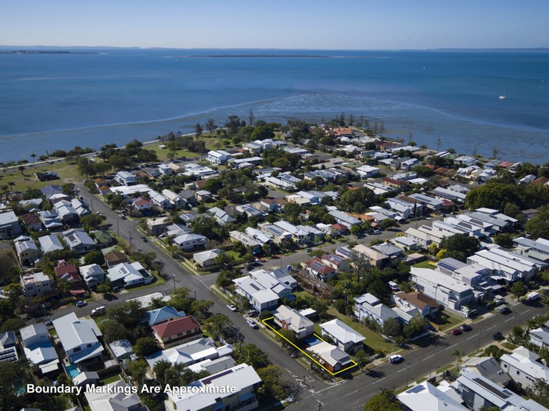 Photo - 74 Stratton Terrace, Manly QLD 4179 - Image 17